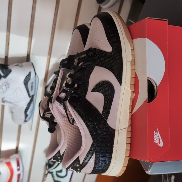 Nike Dunk Low Retro LTD HF9191 001 - Picture 3 of 6